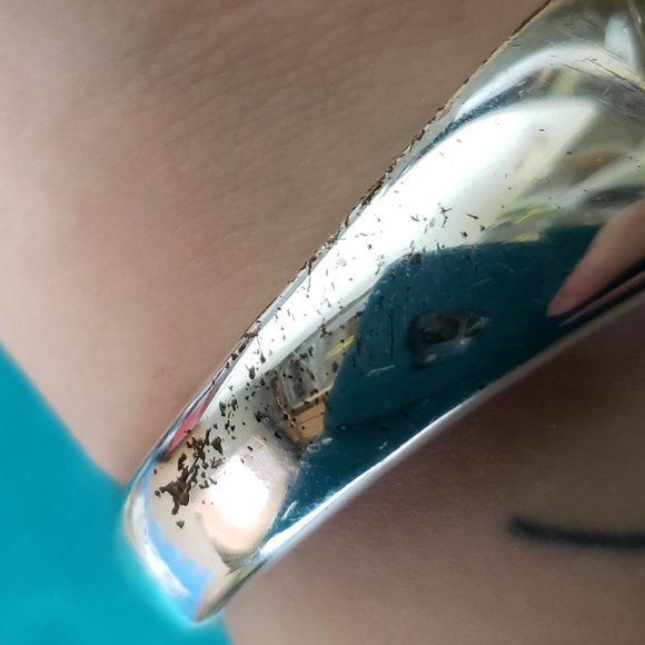 2/10$ Dolphin bracelet silver tone and black - Picture 3 of 4